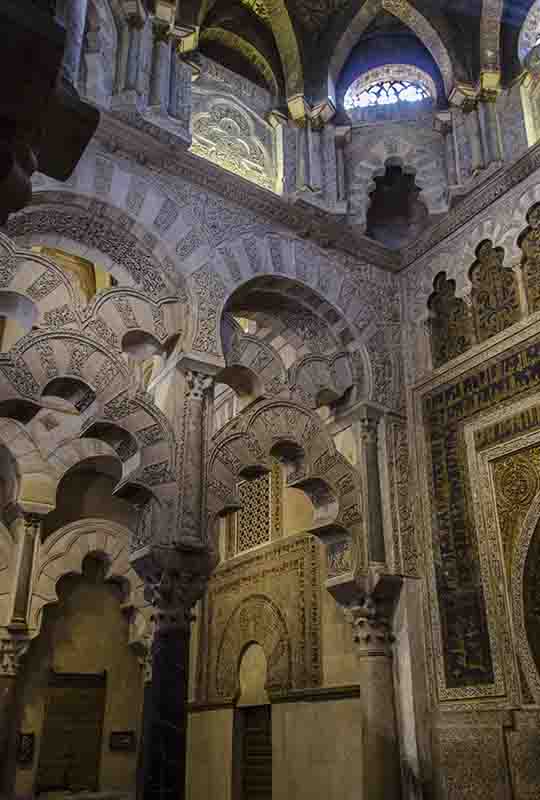Córdoba 058 - Mezquita Catedral - interior - Mihrab.jpg